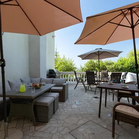 Apartment Dama