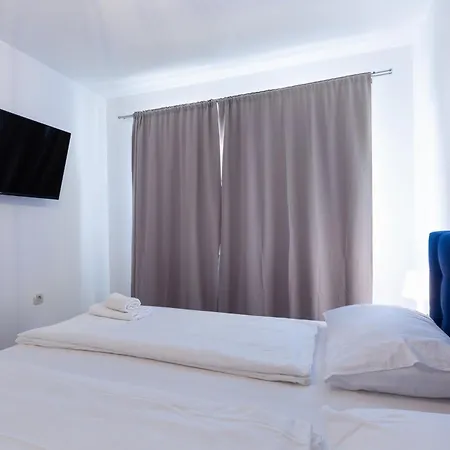 Dama Apartment *