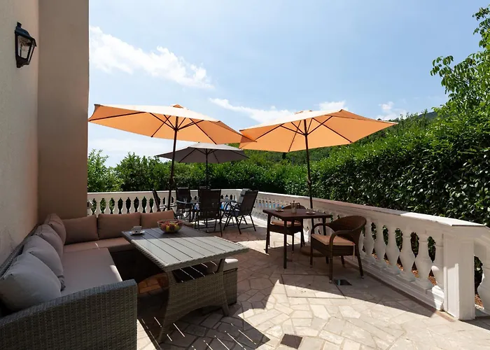 Dama Apartment