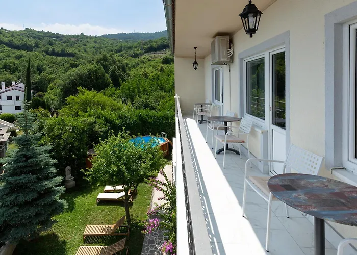 Dama Apartment